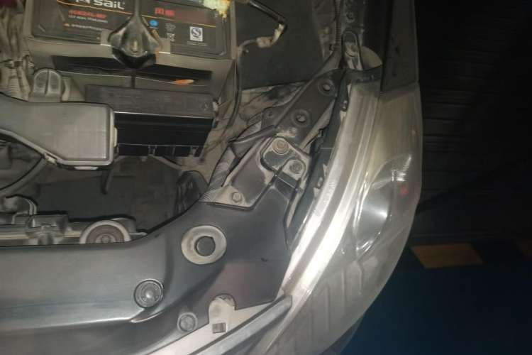 Used Nissan Tiida Sedan 2008 1.6L Manual Fashion Edition Engine Bay Left