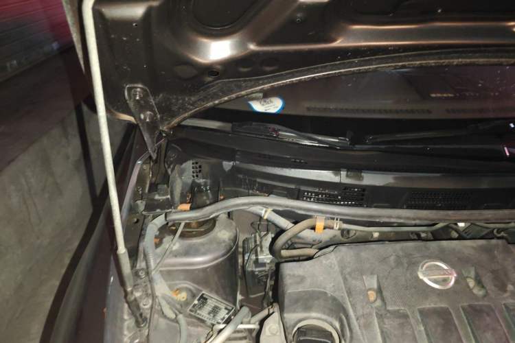 Used Nissan Tiida Sedan 2008 1.6L Automatic Smart Version Engine Bay Right