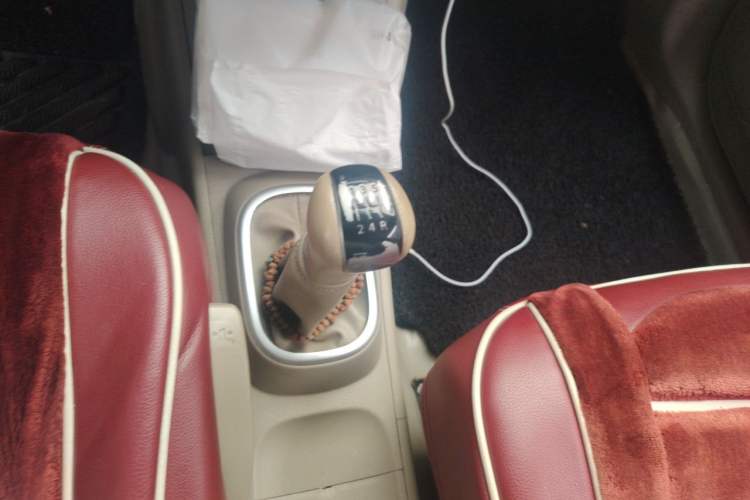 Used Nissan Tiida Sedan 2008 1.6L Manual Fashion Edition Gear Lever