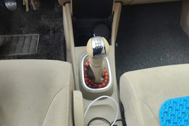 Used Nissan Tiida Sedan 2008 1.6L Manual Fashion Edition Gear Lever