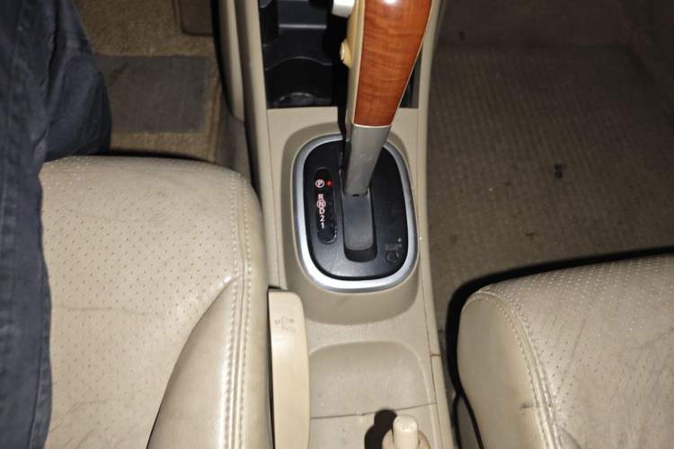 Used Nissan Tiida Sedan 2008 1.6L Automatic Smart Version Gear Lever