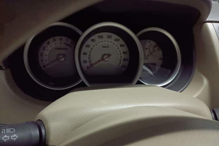 Used Nissan Tiida Sedan 2008 1.6L Automatic Fashion Edition Instrument Cluster