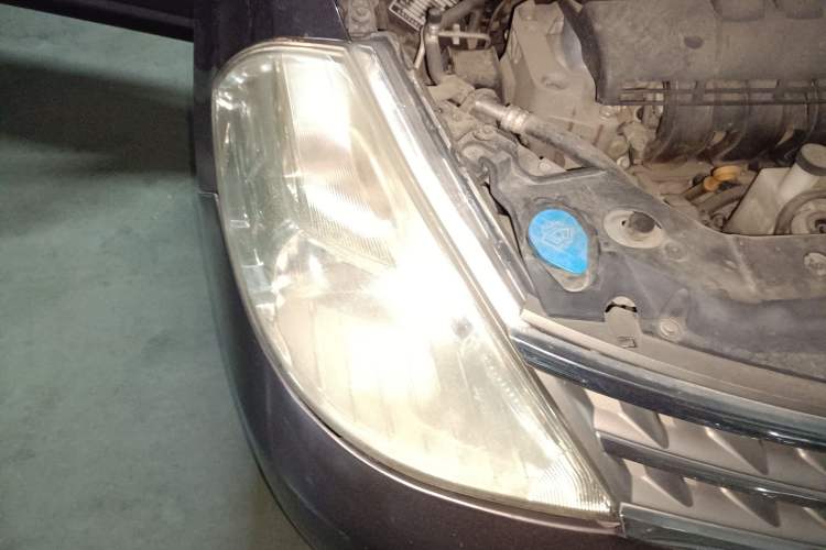 Used Nissan Tiida Sedan 2008 1.6L Automatic Fashion Edition Right Front Headlight