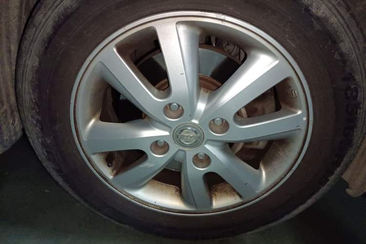 Used Nissan Tiida Sedan 2008 1.6L Automatic Fashion Edition Right Front Wheel Hub