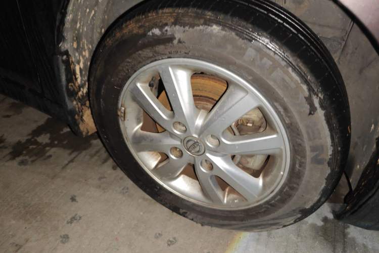 Used Nissan Tiida Sedan 2008 1.6L Automatic Smart Version Right Front Wheel Hub
