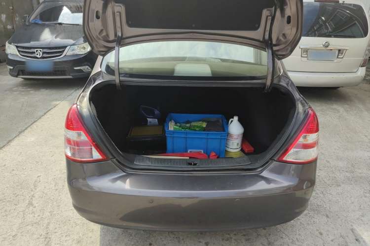 Used Nissan Tiida Sedan 2008 1.6L Manual Fashion Edition Trunk