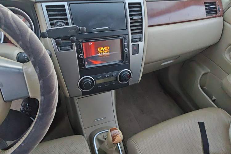 Used Nissan Tiida Sedan 2008 1.6L Manual Smart Version Audio And AC Panel