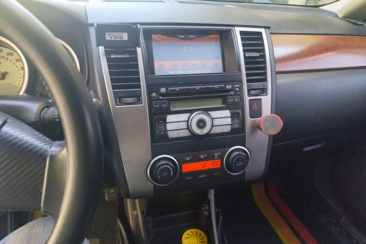 Used Nissan Tiida Sedan 2008 1.6L Manual Smart Version Audio And AC Panel
