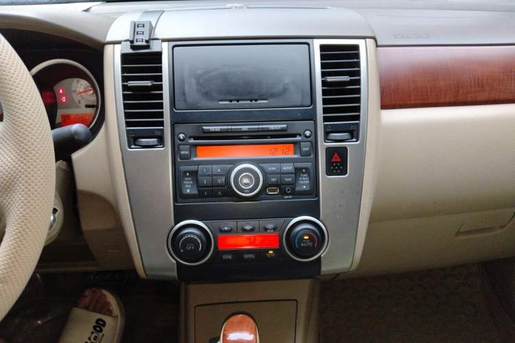Used Nissan Tiida Sedan 2008 1.6L Automatic Smart Version Audio And AC Panel