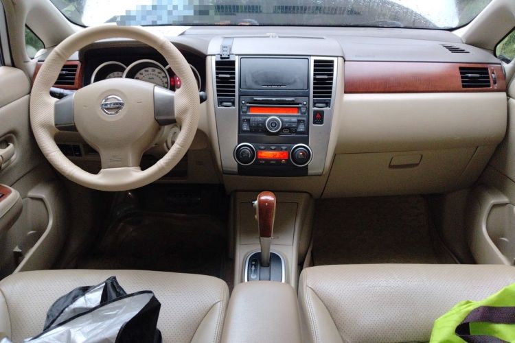 Used Nissan Tiida Sedan 2008 1.6L Automatic Smart Version Center Console
