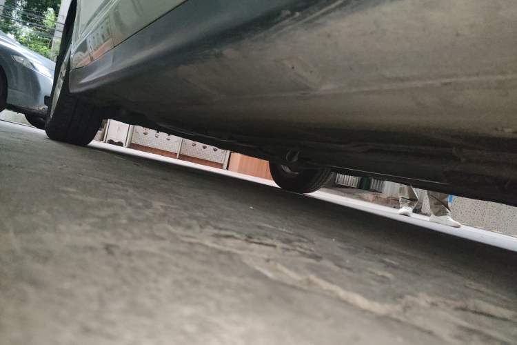 Used Nissan Tiida Sedan 2008 1.6L Automatic Fashion Edition Chassis Front Right