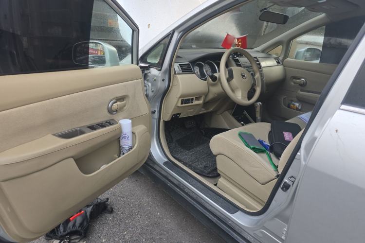 Used Nissan Tiida Sedan 2008 1.6L Automatic Fashion Edition Driver Seat