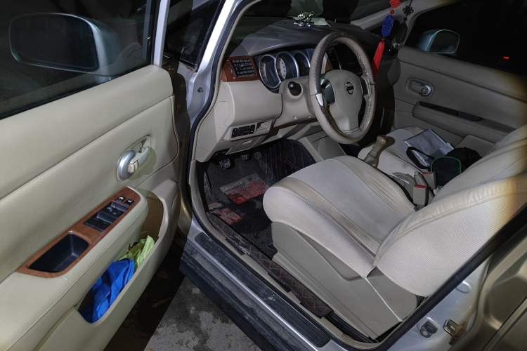 Used Nissan Tiida Sedan 2008 1.6L Manual Smart Version Driver Seat