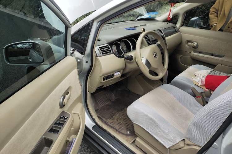 Used Nissan Tiida Sedan 2008 1.6L Automatic Fashion Edition Driver Seat