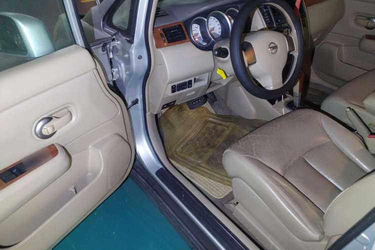 Used Nissan Tiida Sedan 2008 1.6L Automatic Smart Version Driver Seat