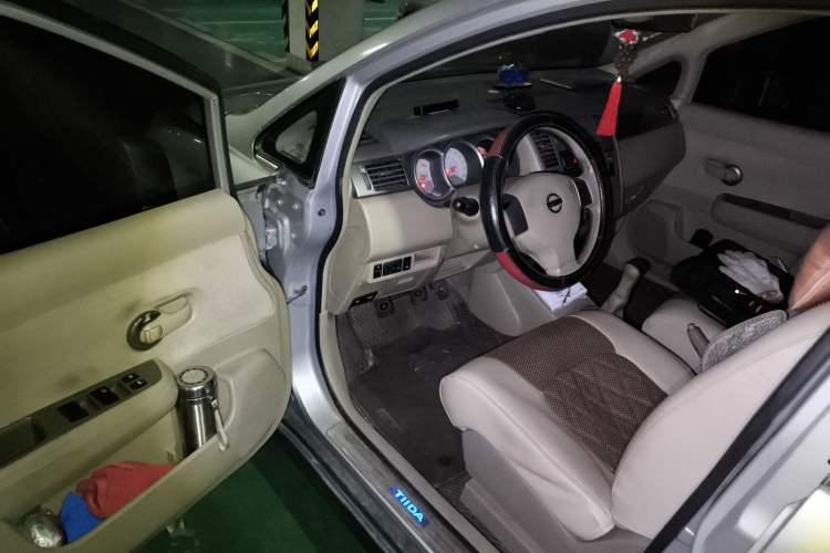 Used Nissan Tiida Sedan 2008 1.6L Manual Fashion Edition Driver Seat