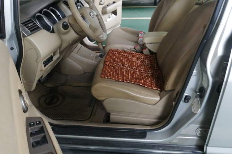 Used Nissan Tiida Sedan 2008 1.6L Automatic Fashion Edition Driver Seat