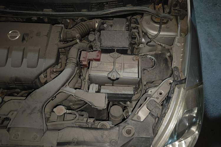Used Nissan Tiida Sedan 2008 1.6L Manual Smart Version Engine Bay Left