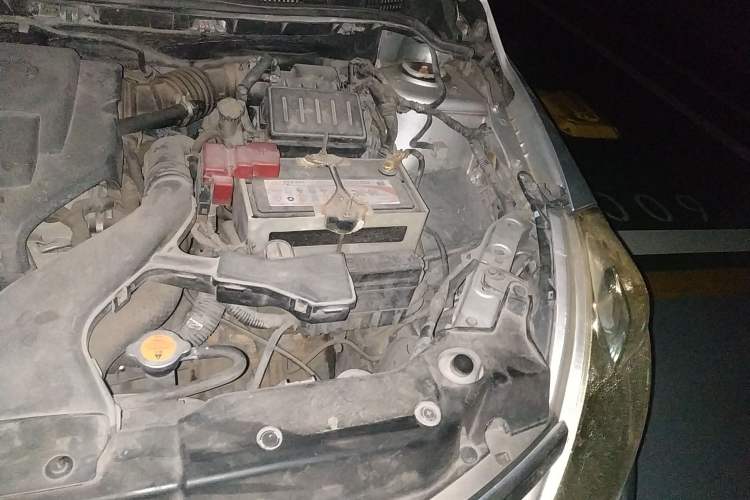 Used Nissan Tiida Sedan 2008 1.6L Automatic Smart Version Engine Bay Left