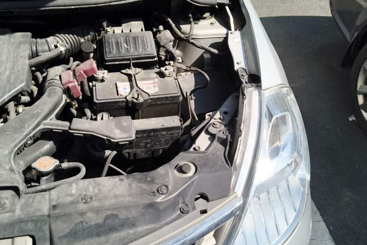 Used Nissan Tiida Sedan 2008 1.6L Automatic Fashion Edition Engine Bay Left