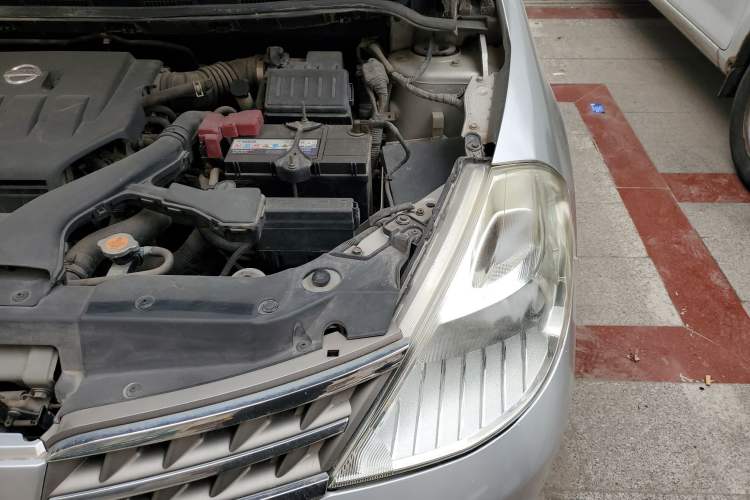 Used Nissan Tiida Sedan 2008 1.6L Automatic Smart Version Engine Bay Left