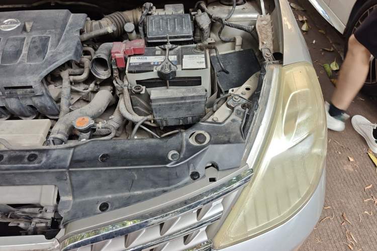 Used Nissan Tiida Sedan 2008 1.6L Automatic Smart Version Engine Bay Left