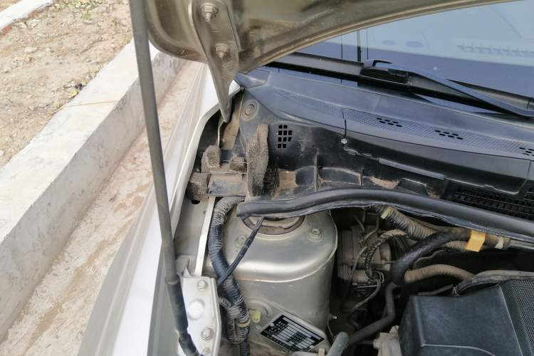 Used Nissan Tiida Sedan 2008 1.6L Automatic Smart Version Engine Bay Right