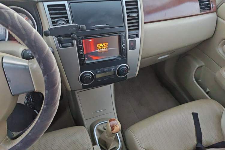 Used Nissan Tiida Sedan 2008 1.6L Manual Smart Version Gear Lever