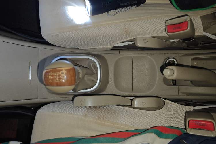Used Nissan Tiida Sedan 2008 1.6L Manual Smart Version Gear Lever