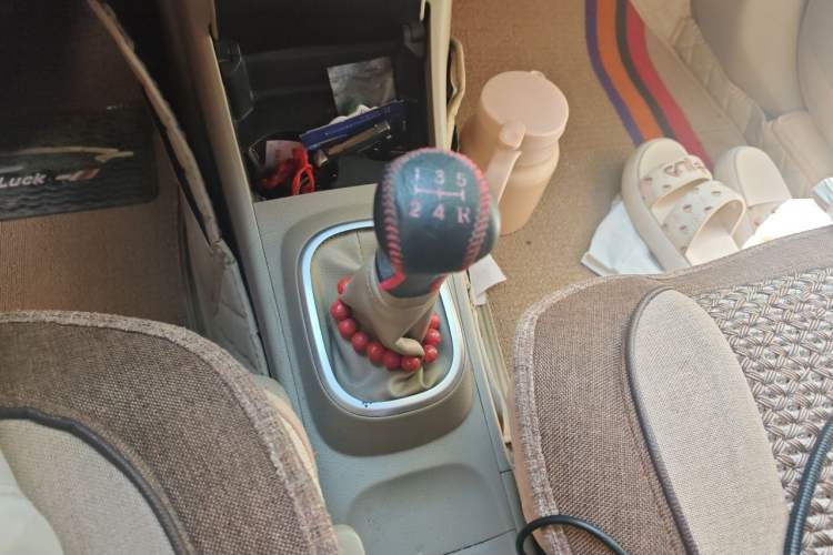 Used Nissan Tiida Sedan 2008 1.6L Manual Fashion Edition Gear Lever