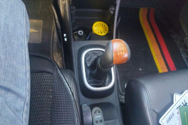 Used Nissan Tiida Sedan 2008 1.6L Manual Smart Version Gear Lever