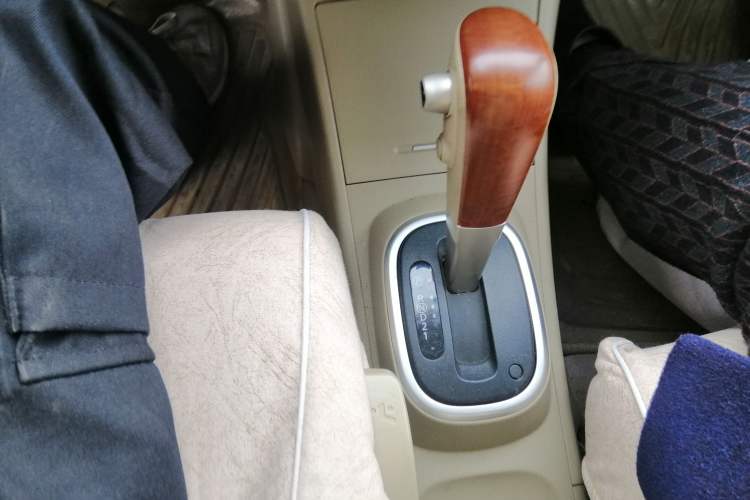 Used Nissan Tiida Sedan 2008 1.6L Automatic Smart Version Gear Lever