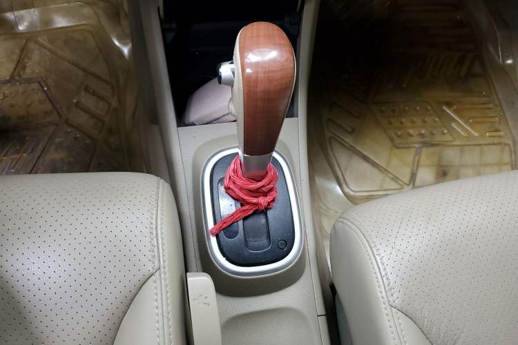 Used Nissan Tiida Sedan 2008 1.6L Automatic Smart Version Gear Lever