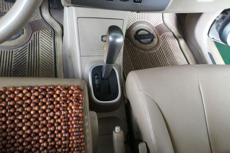 Used Nissan Tiida Sedan 2008 1.6L Automatic Fashion Edition Gear Lever