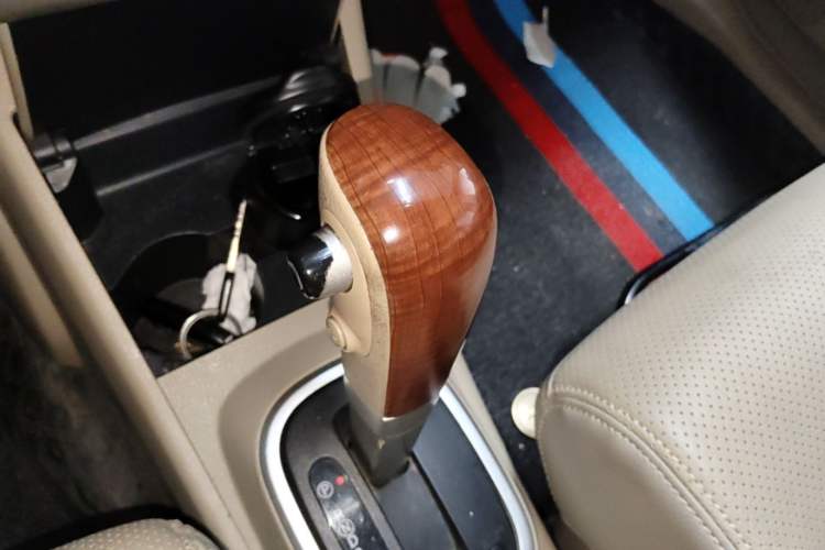 Used Nissan Tiida Sedan 2008 1.6L Automatic Smart Version Gear Lever