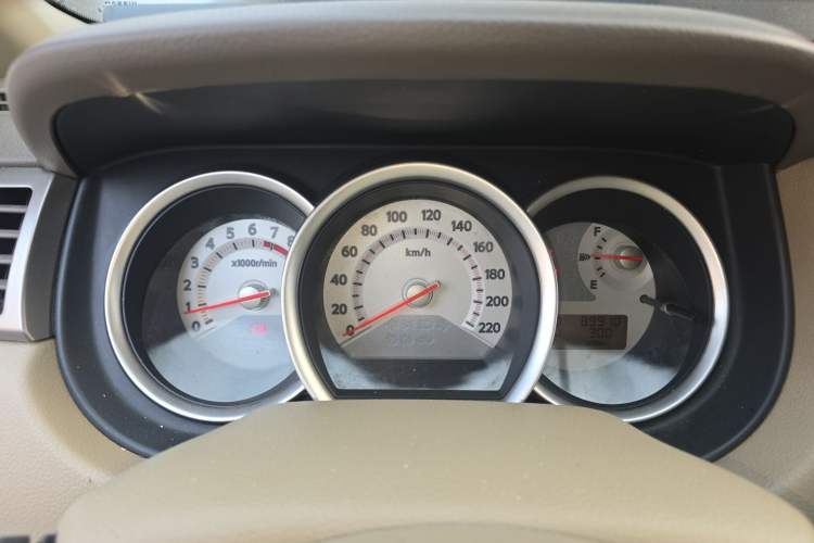 Used Nissan Tiida Sedan 2008 1.6L Automatic Fashion Edition Instrument Cluster