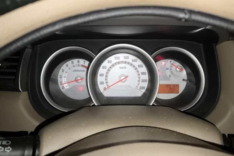 Used Nissan Tiida Sedan 2008 1.6L Manual Fashion Edition Instrument Cluster