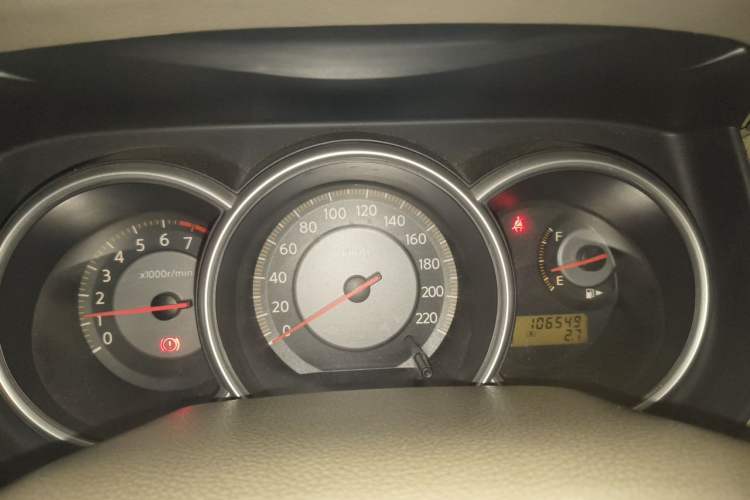 Used Nissan Tiida Sedan 2008 1.6L Automatic Fashion Edition Instrument Cluster