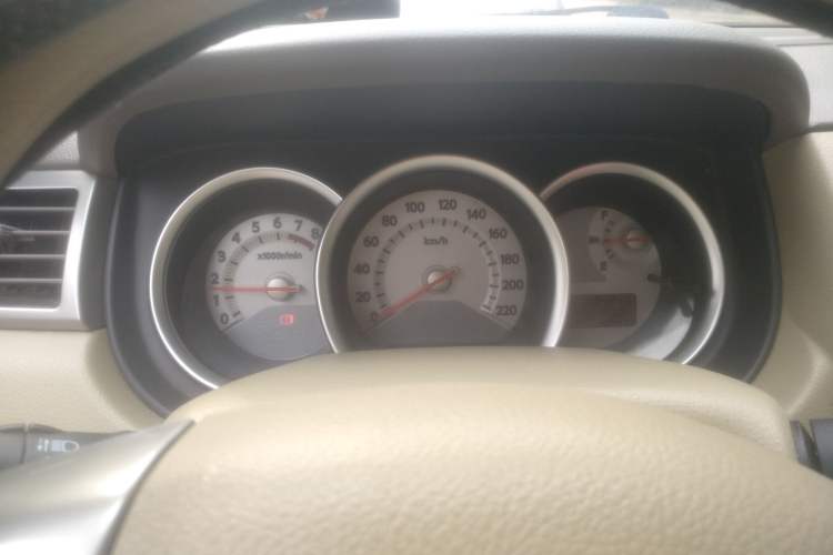 Used Nissan Tiida Sedan 2008 1.6L Automatic Fashion Edition Instrument Cluster