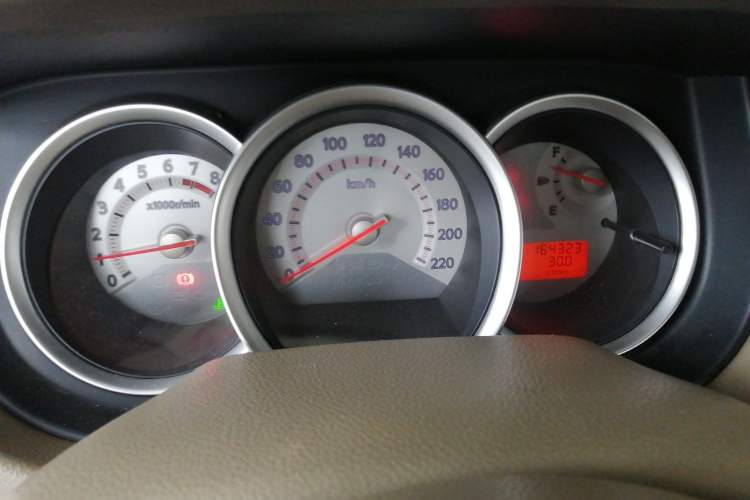 Used Nissan Tiida Sedan 2008 1.6L Automatic Fashion Edition Instrument Cluster