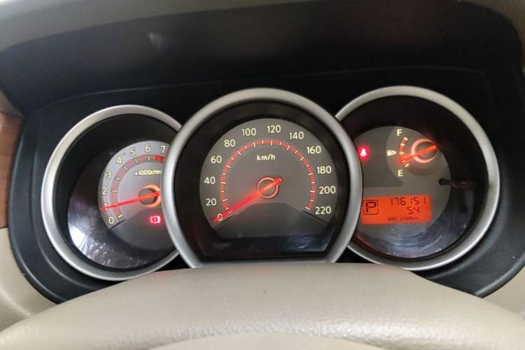 Used Nissan Tiida Sedan 2008 1.6L Automatic Smart Version Instrument Cluster