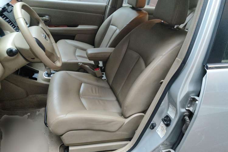 Used Nissan Tiida Sedan 2008 1.6L Automatic Smart Version Left Front Seat