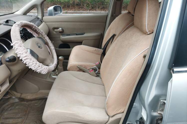 Used Nissan Tiida Sedan 2008 1.6L Manual Fashion Edition Left Front Seat