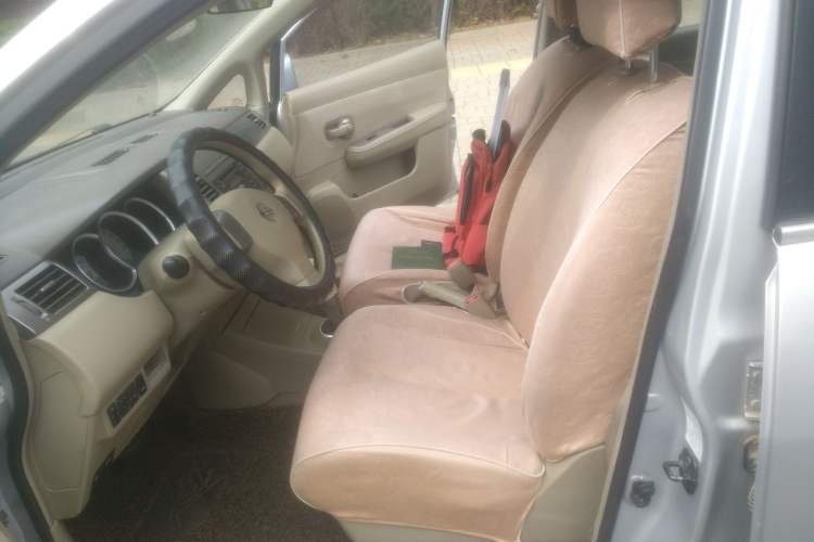 Used Nissan Tiida Sedan 2008 1.6L Automatic Fashion Edition Left Front Seat