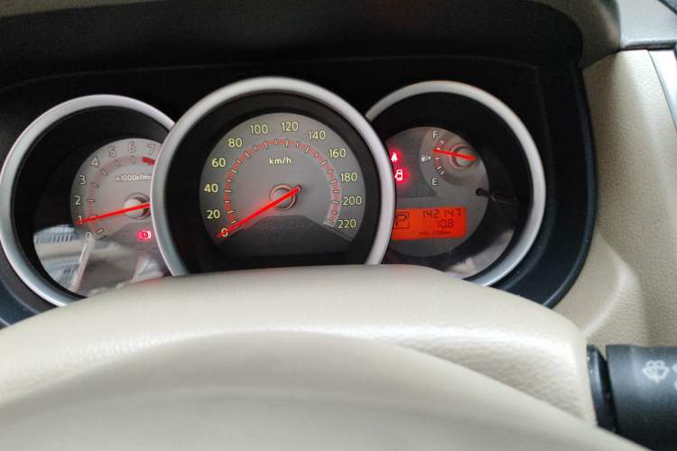 Used Nissan Tiida Sedan 2008 1.6L Automatic Smart Version Odometer Close Up