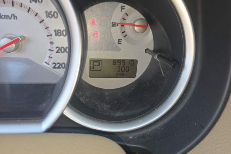 Used Nissan Tiida Sedan 2008 1.6L Automatic Fashion Edition Odometer Close Up