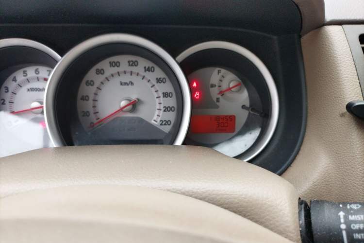 Used Nissan Tiida Sedan 2008 1.6L Manual Fashion Edition Odometer Close Up