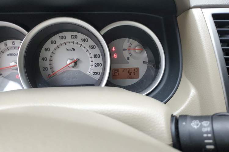Used Nissan Tiida Sedan 2008 1.6L Automatic Smart Version Odometer Close Up
