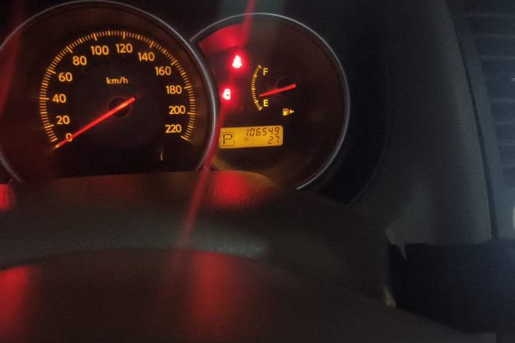 Used Nissan Tiida Sedan 2008 1.6L Automatic Fashion Edition Odometer Close Up