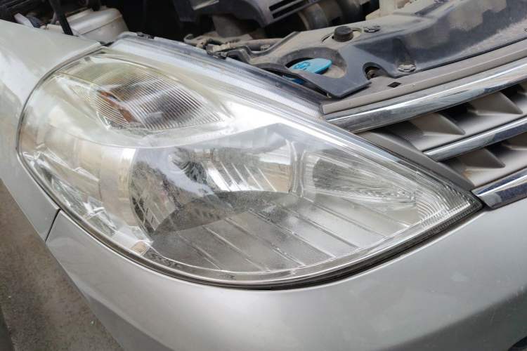 Used Nissan Tiida Sedan 2008 1.6L Automatic Smart Version Right Front Headlight